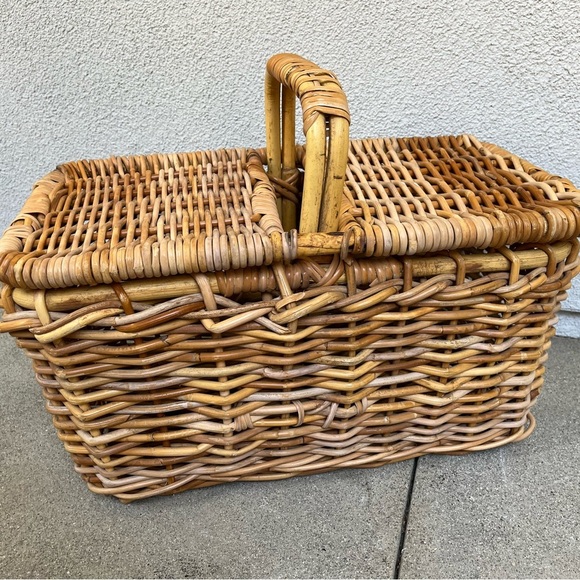Wicker Picnic Basket with Handles - Picture 6 of 11